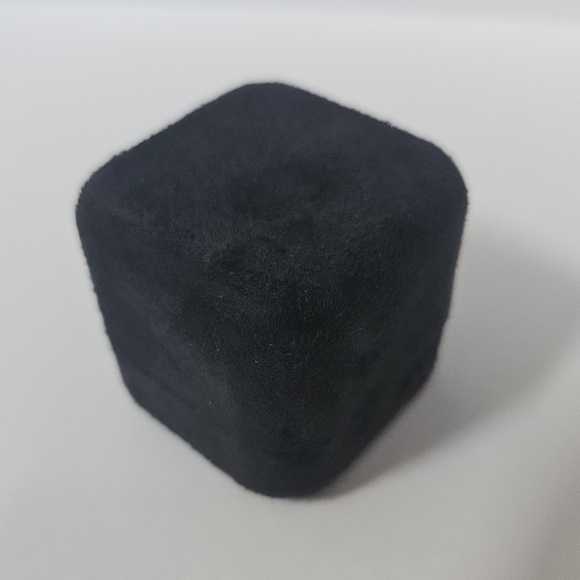 Tiffany & co. black suede empty ring box - Picture 3 of 5